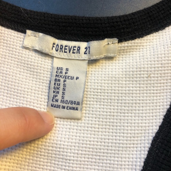 Forever 21 black and white mini tank top:) - Picture 4 of 4